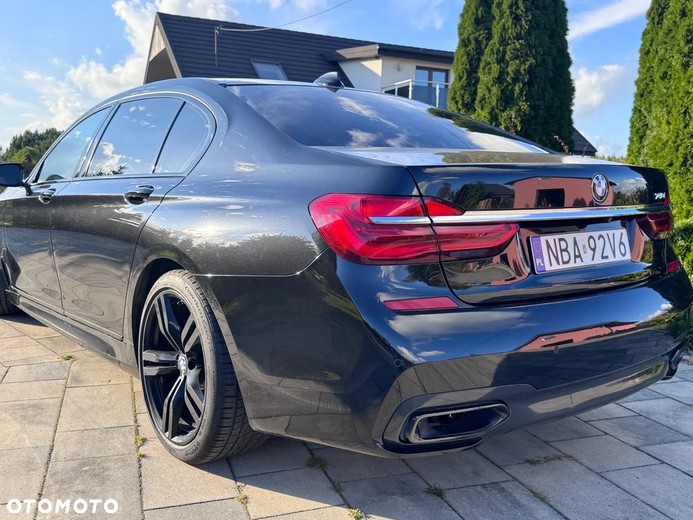 BMW Seria 7 740i - 29