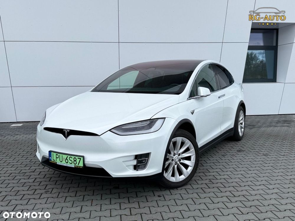 Tesla Model X - 20