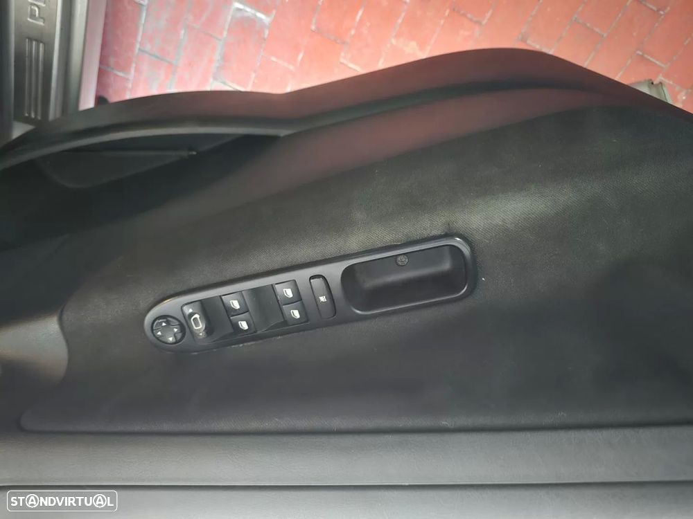 Peugeot 207 1.4 16V Active - 8