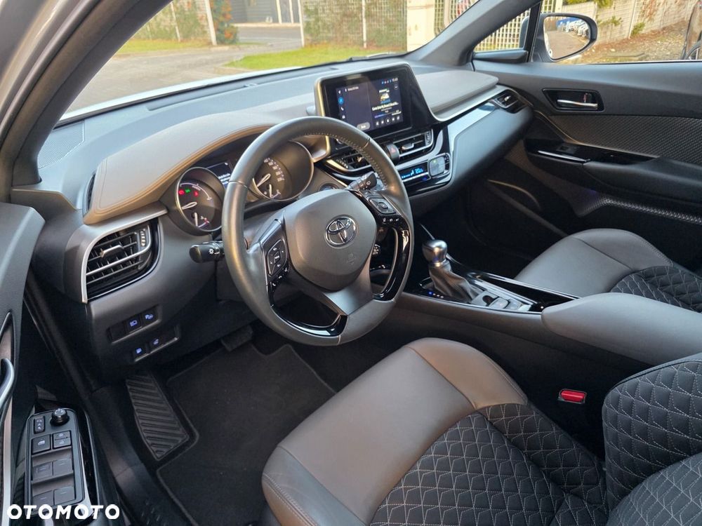 Toyota C-HR 2.0 Hybrid Executive - 14