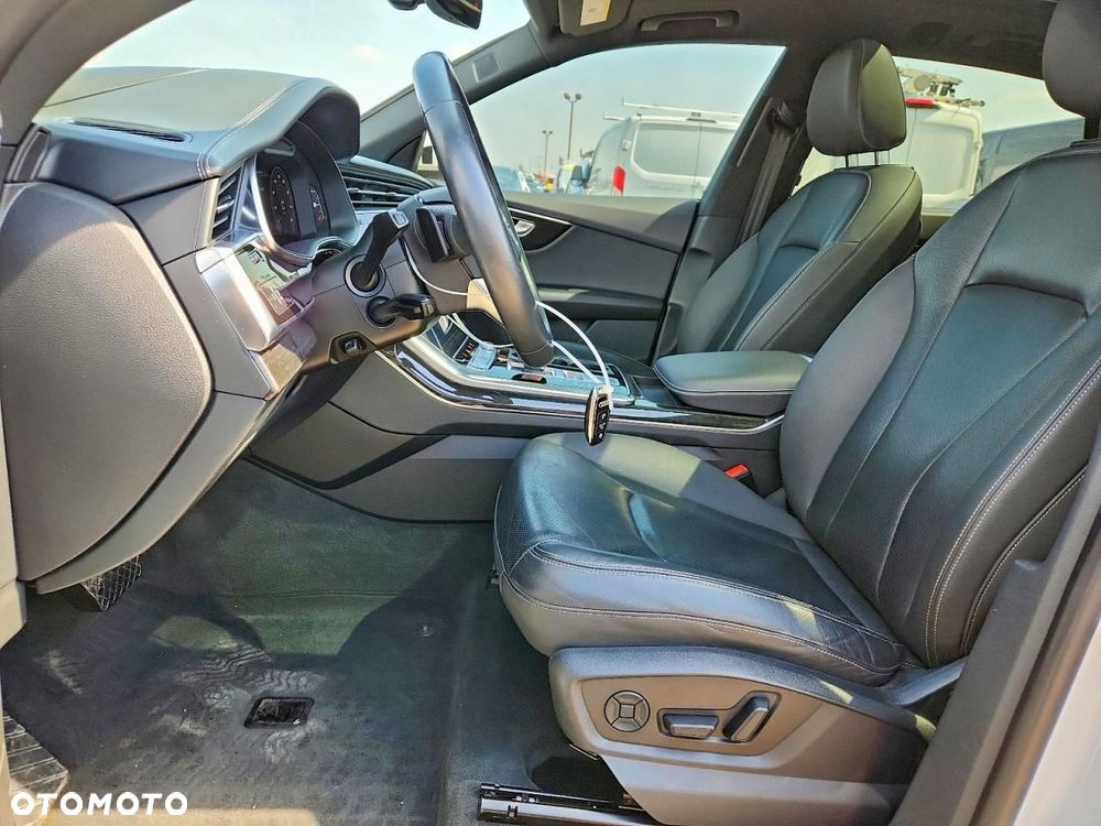 Audi Q8 - 7