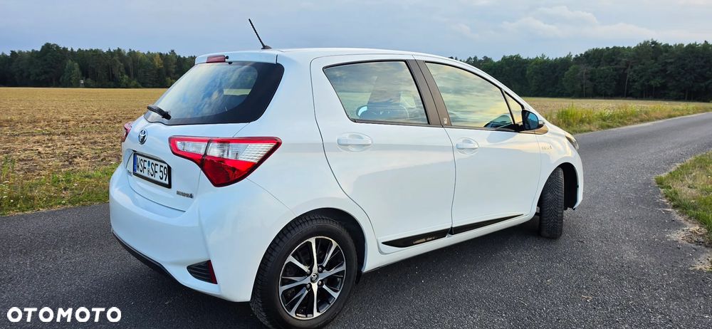 Toyota Yaris 1.5 VVT-i Team Deutschland - 6