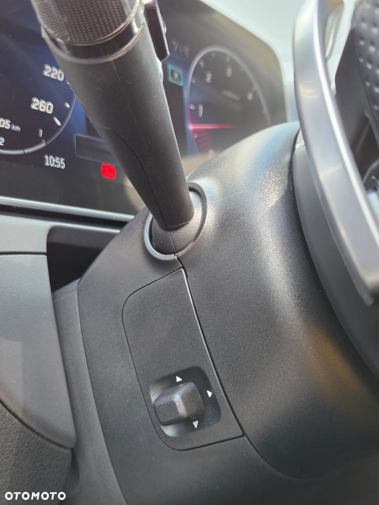 Mercedes-Benz Klasa C 220 d mHEV AMG - 34