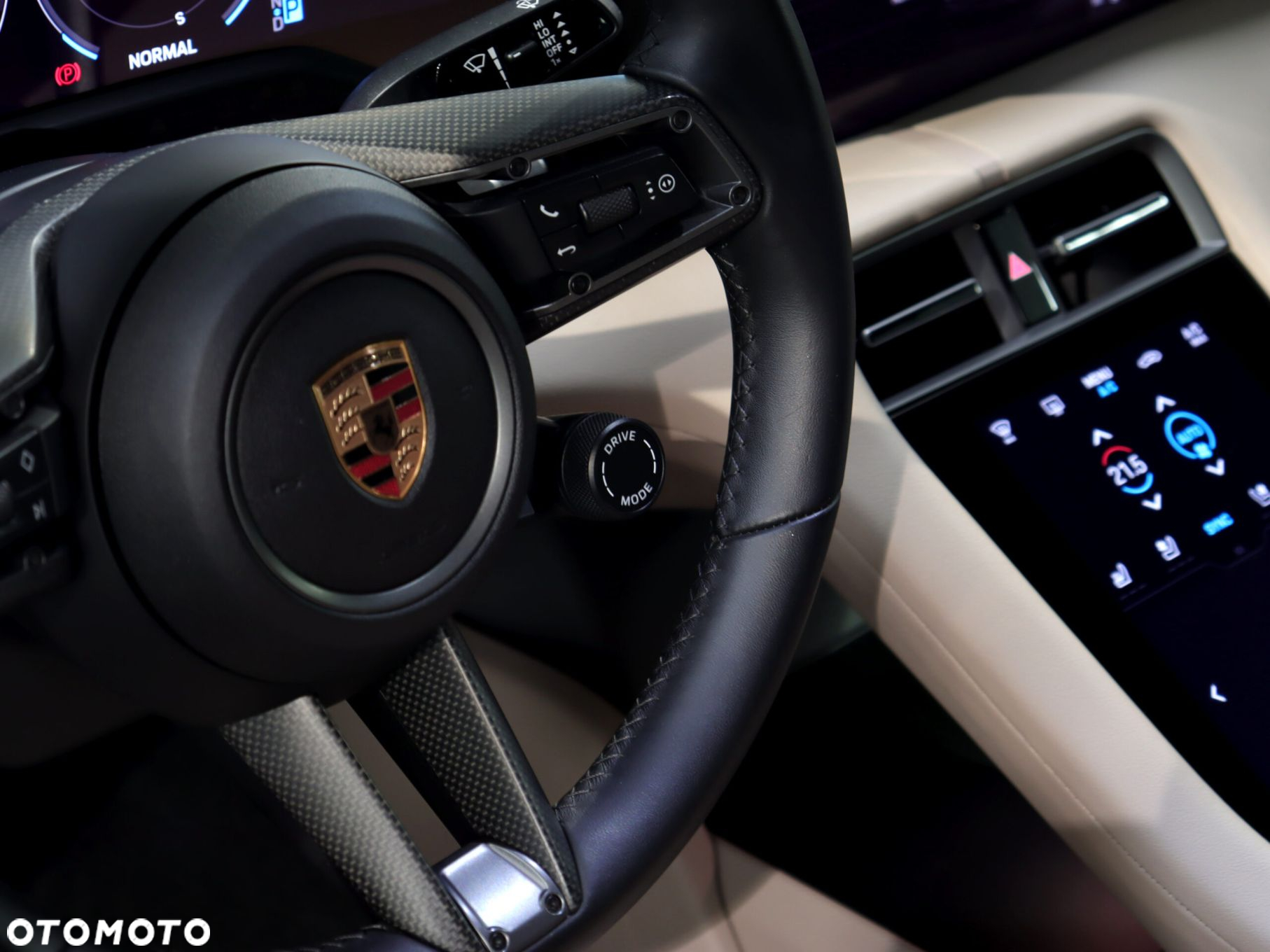 Porsche Taycan - 21