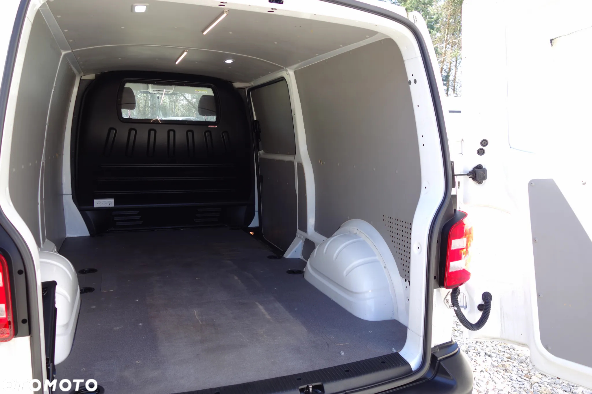 Volkswagen Transporter Long Automat 2.0 TDI 150 KM Klima Webasto - 10