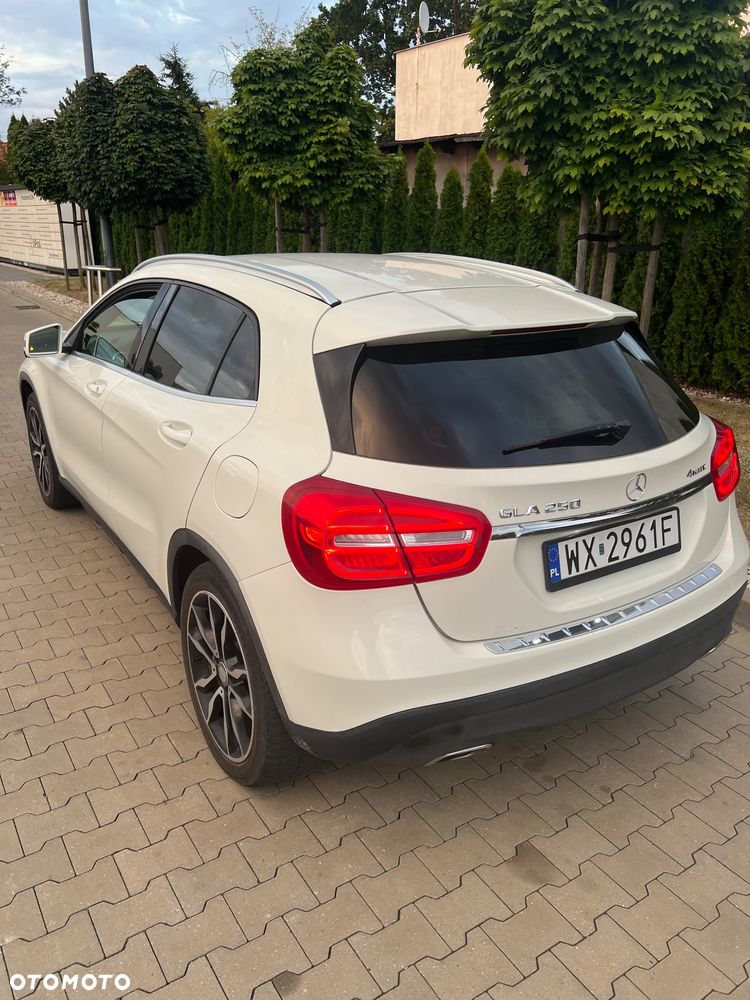 Mercedes-Benz GLA 250 4-Matic - 35