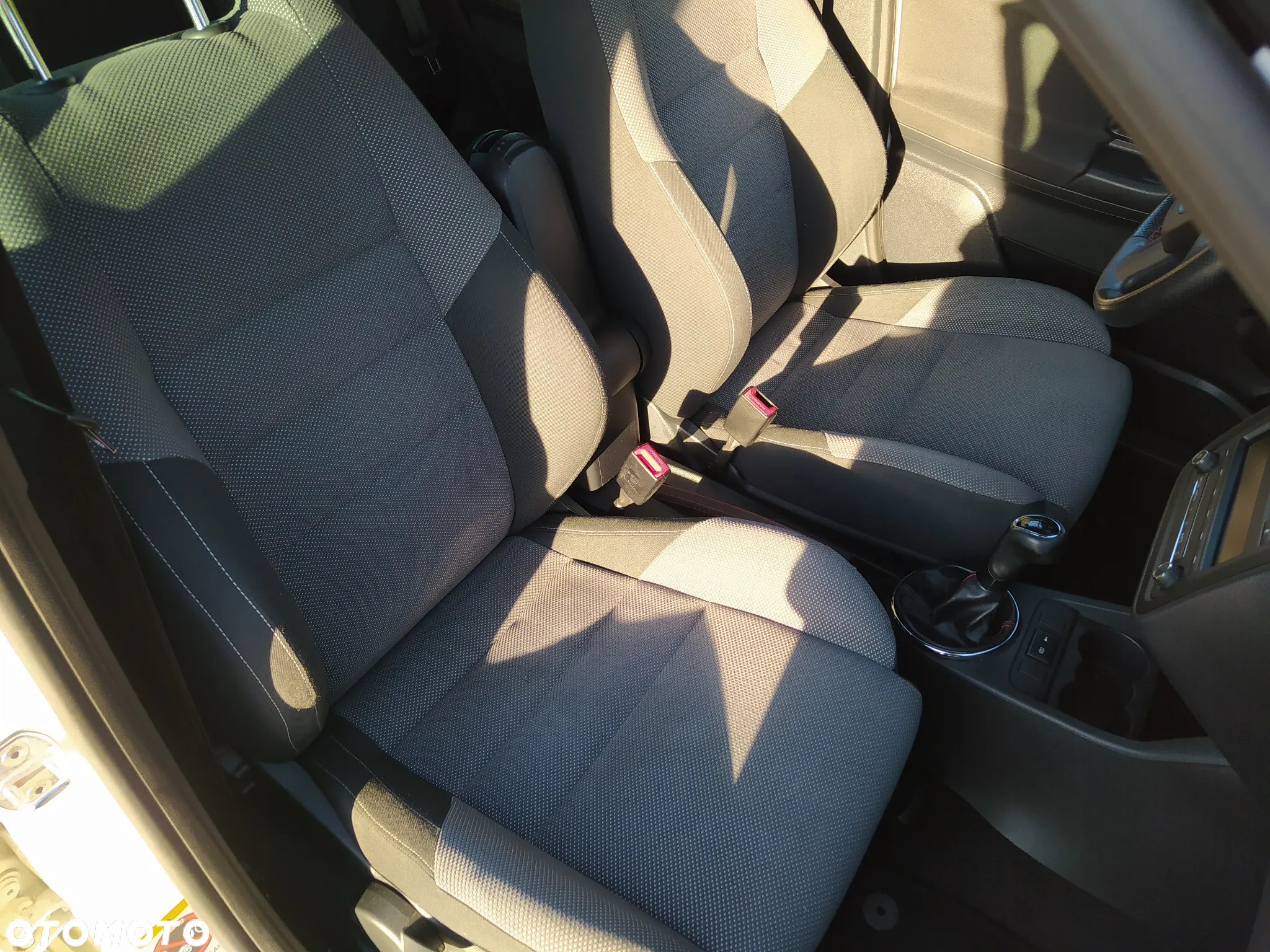 Volkswagen Golf 2.0 TDI DPF Style - 13