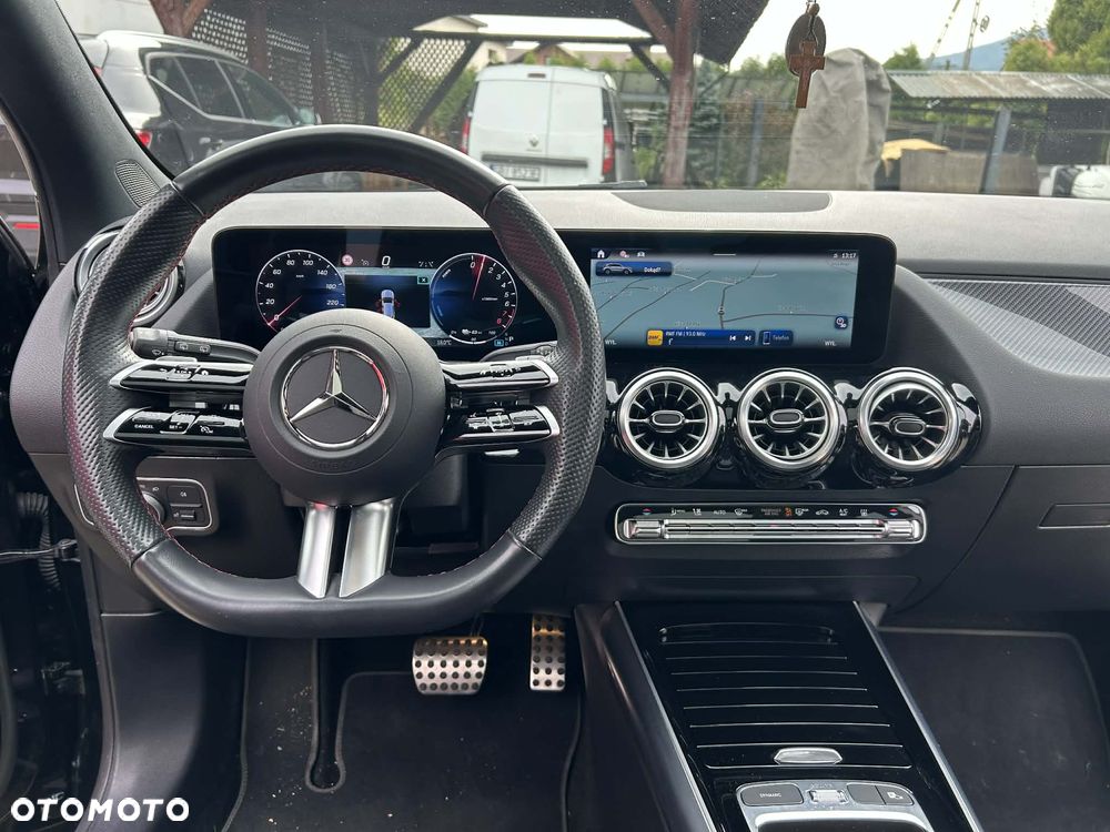 Mercedes-Benz GLA - 5
