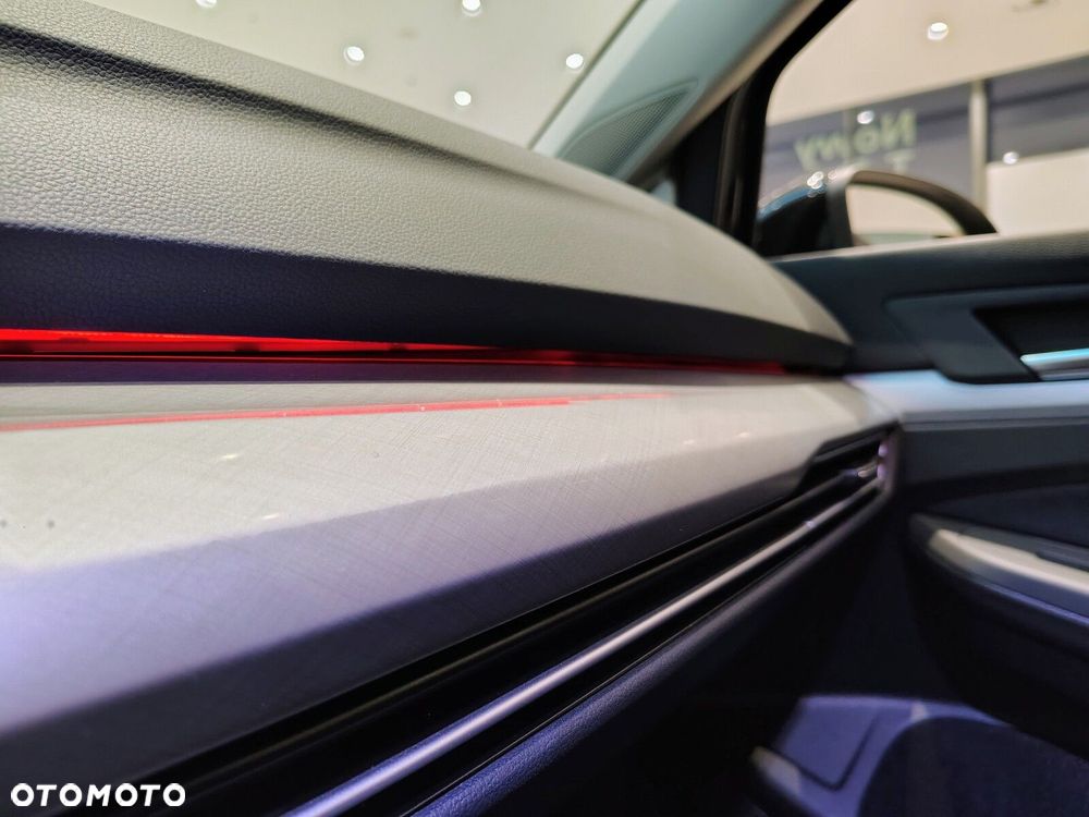 Volkswagen Golf - 25