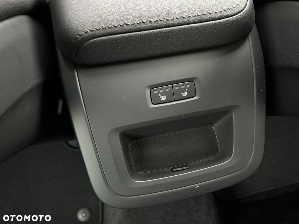 Volvo XC 60 B5 B AWD Plus Dark - 20