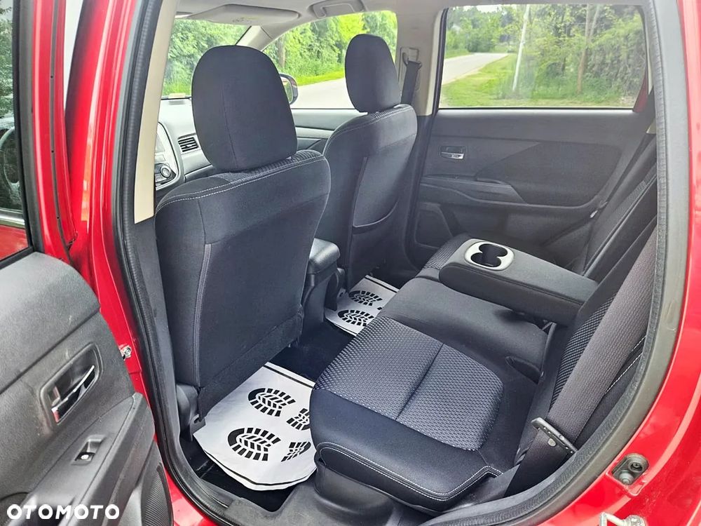 Mitsubishi Outlander 2.0 2WD SUV-Star - 18