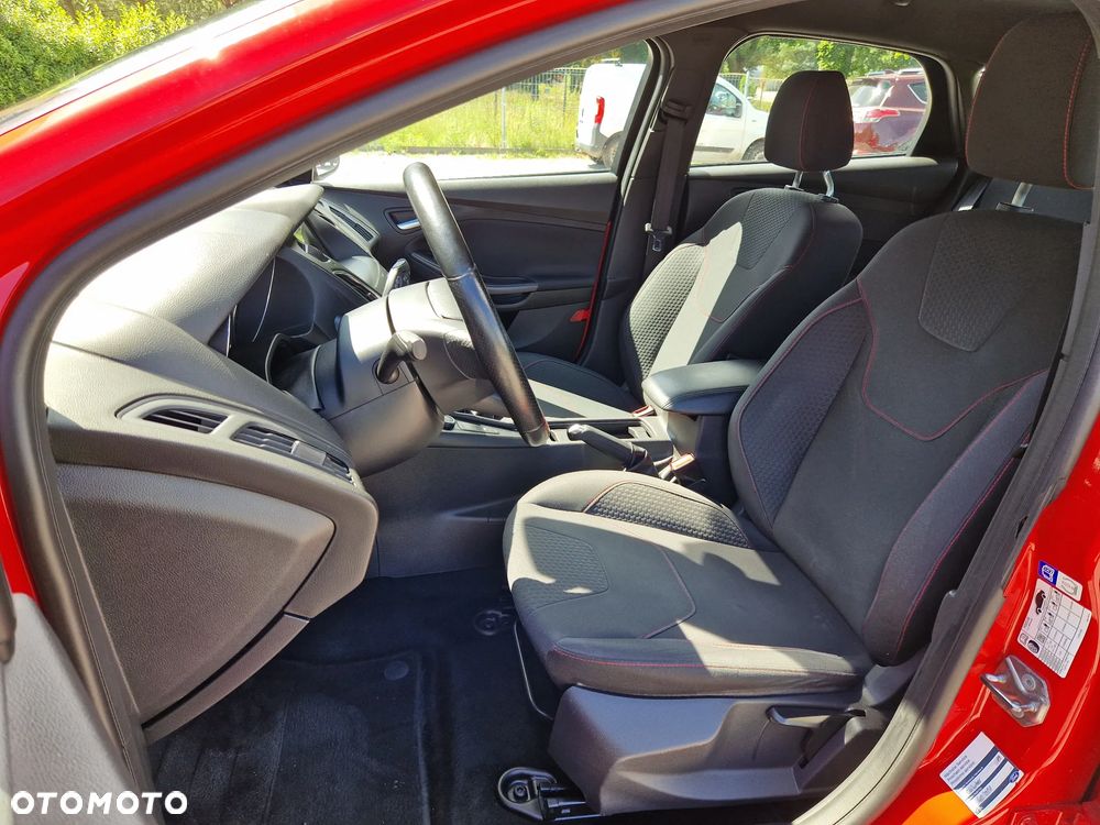 Ford Focus 1.0 EcoBoost ST-Line Red ASS - 11