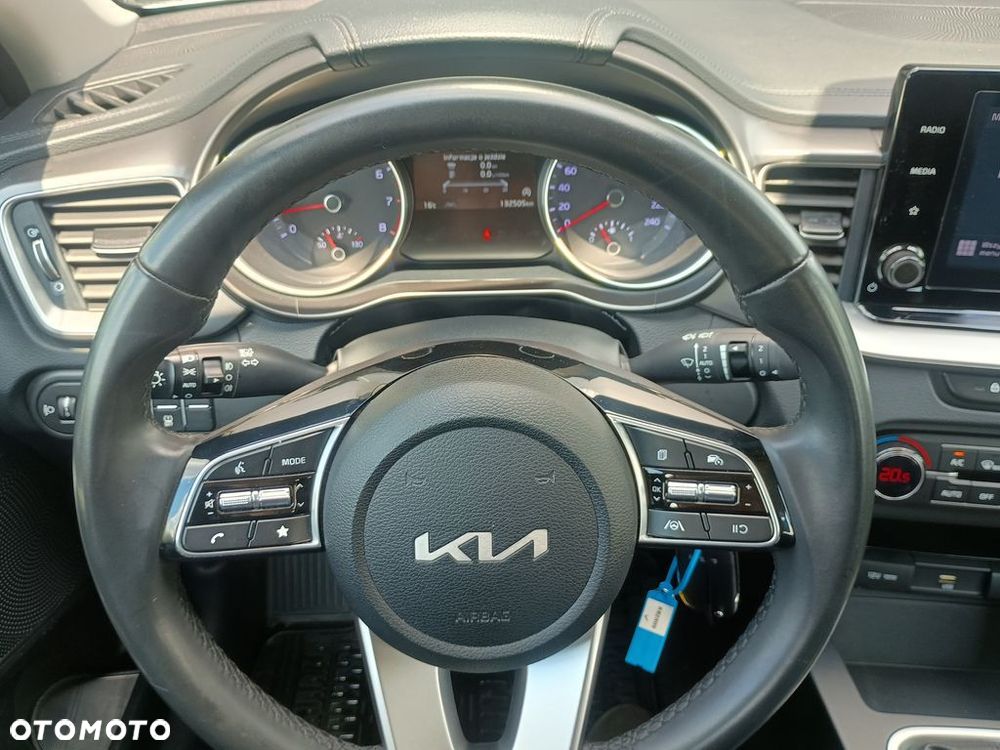 Kia Ceed - 13