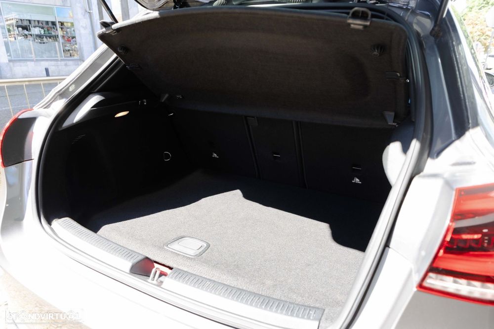 Mercedes-Benz A 250 e Progressive - 28