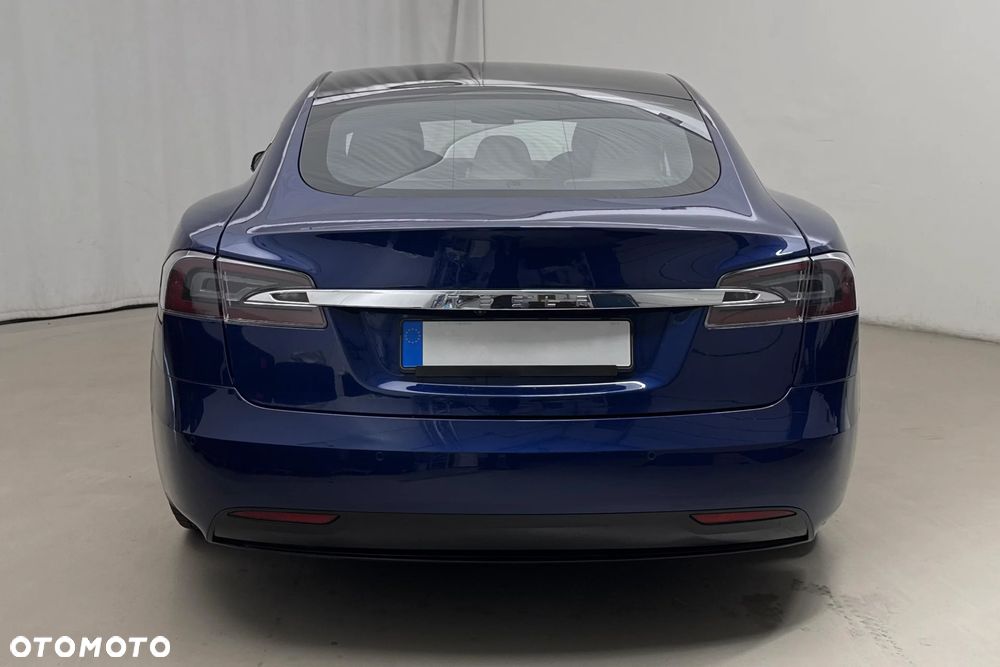 Tesla Model S Long Range Plus - 3