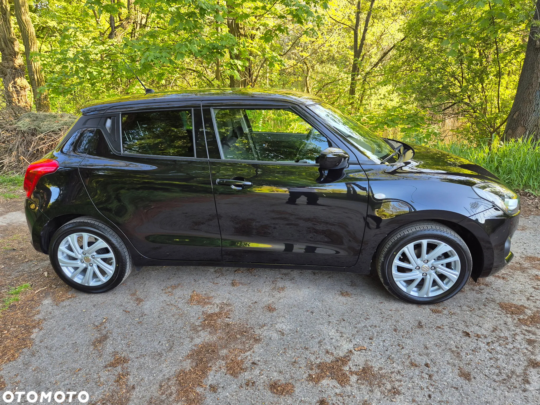 Suzuki Swift 1.2 Dualjet SHVS Premium CVT - 10