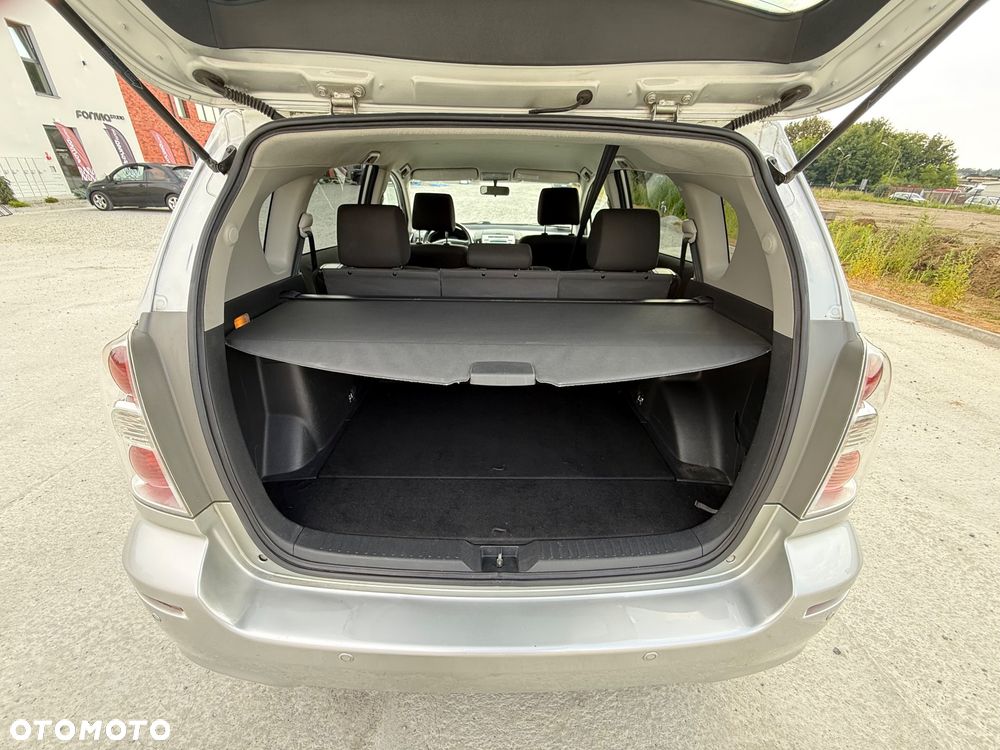 Toyota Corolla Verso 1.8 Gold + - 14