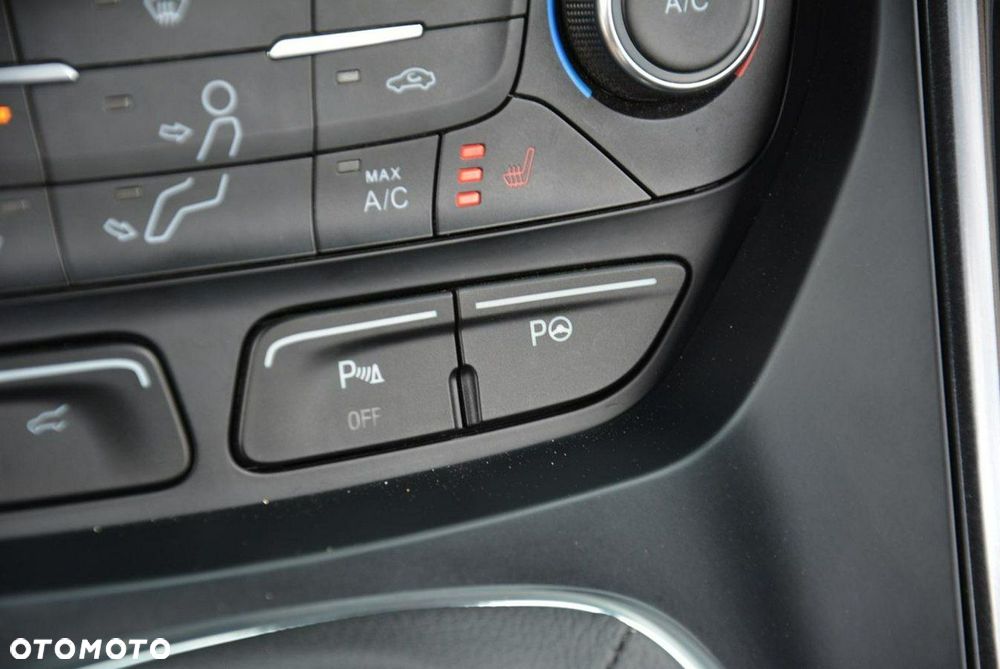 Ford Kuga 1.5 EcoBoost 2x4 ST-Line - 28