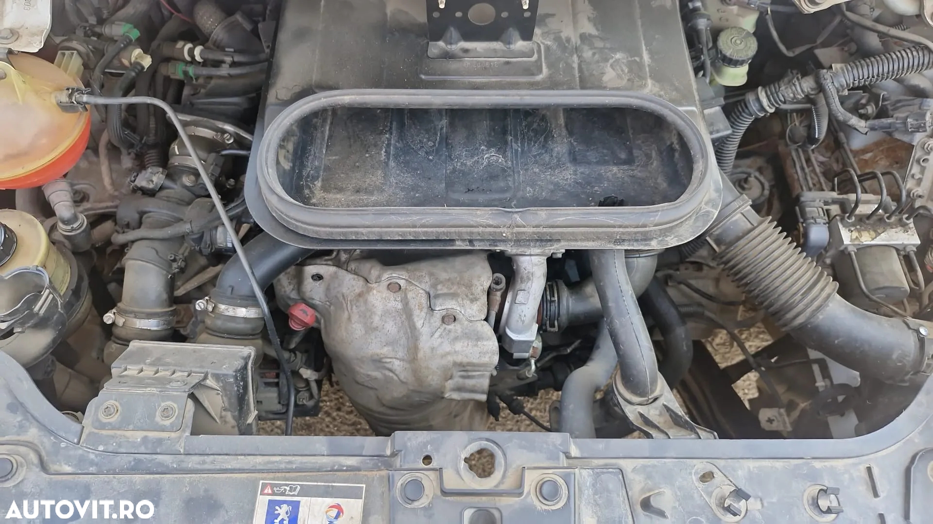 Dezmembram Peugeot Expert an 2009 motor 1.6 Hdi cod 9HU [2007-2012] - 9