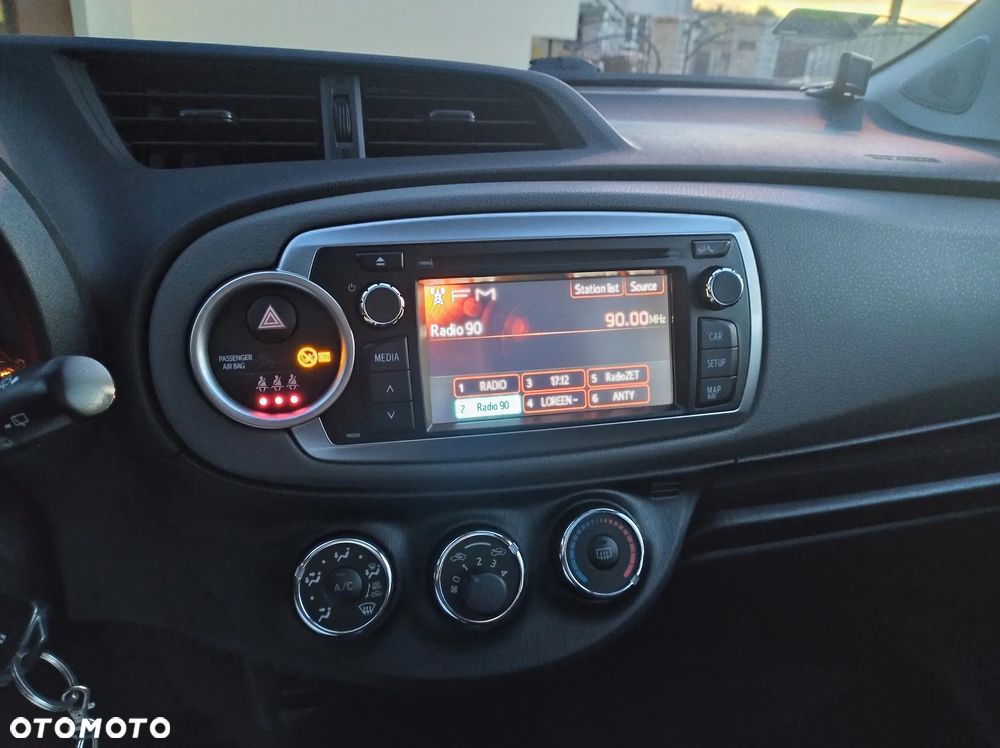 Toyota Yaris - 12