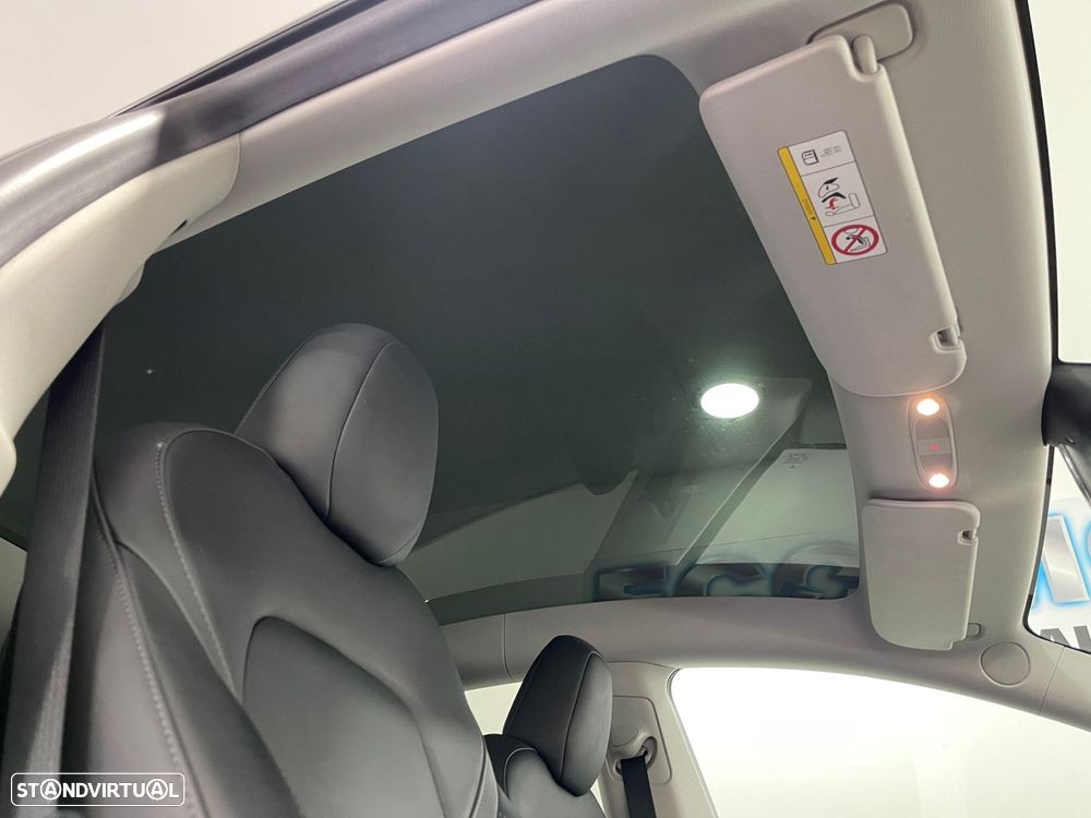 Tesla Model Y Standard - 48