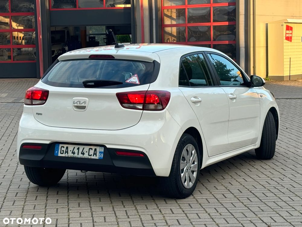 Kia Rio 1.2 M - 10