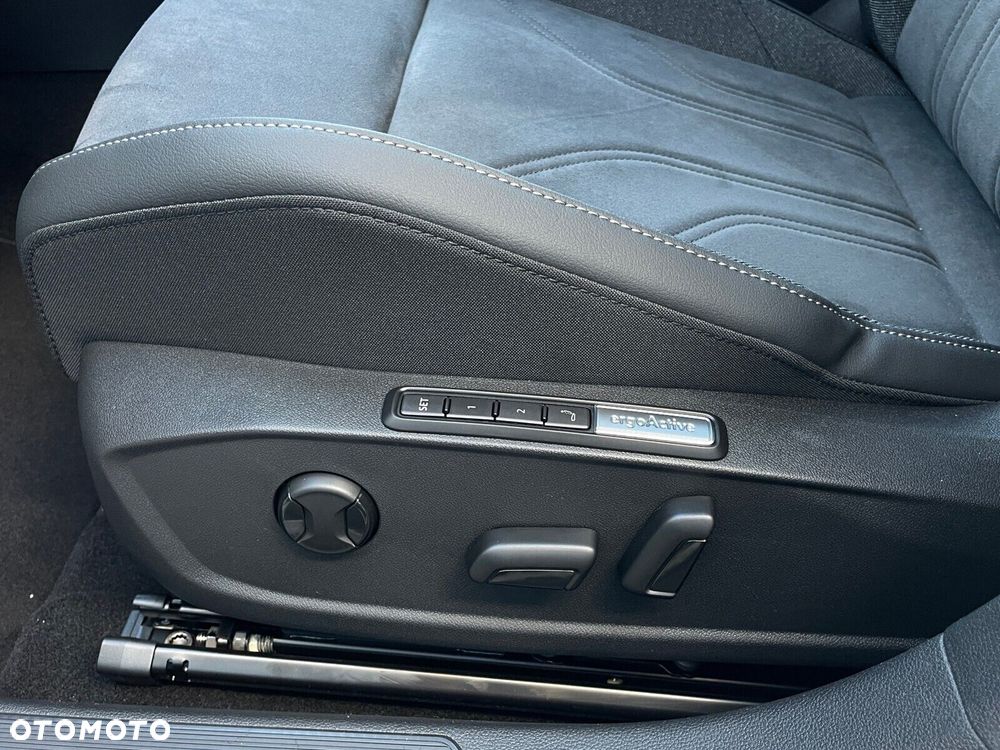 Volkswagen Golf - 31