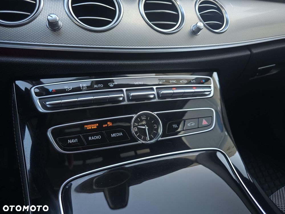 Mercedes-Benz Klasa E 220 d - 19