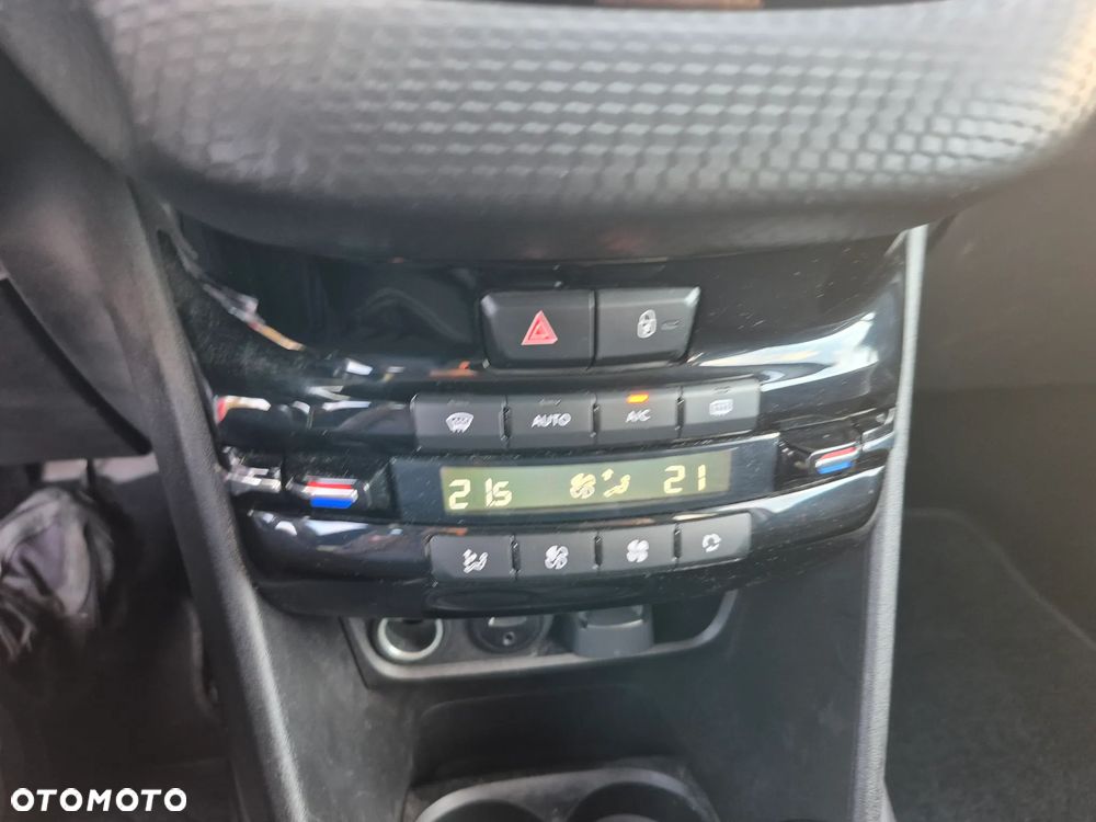 Peugeot 2008 - 19