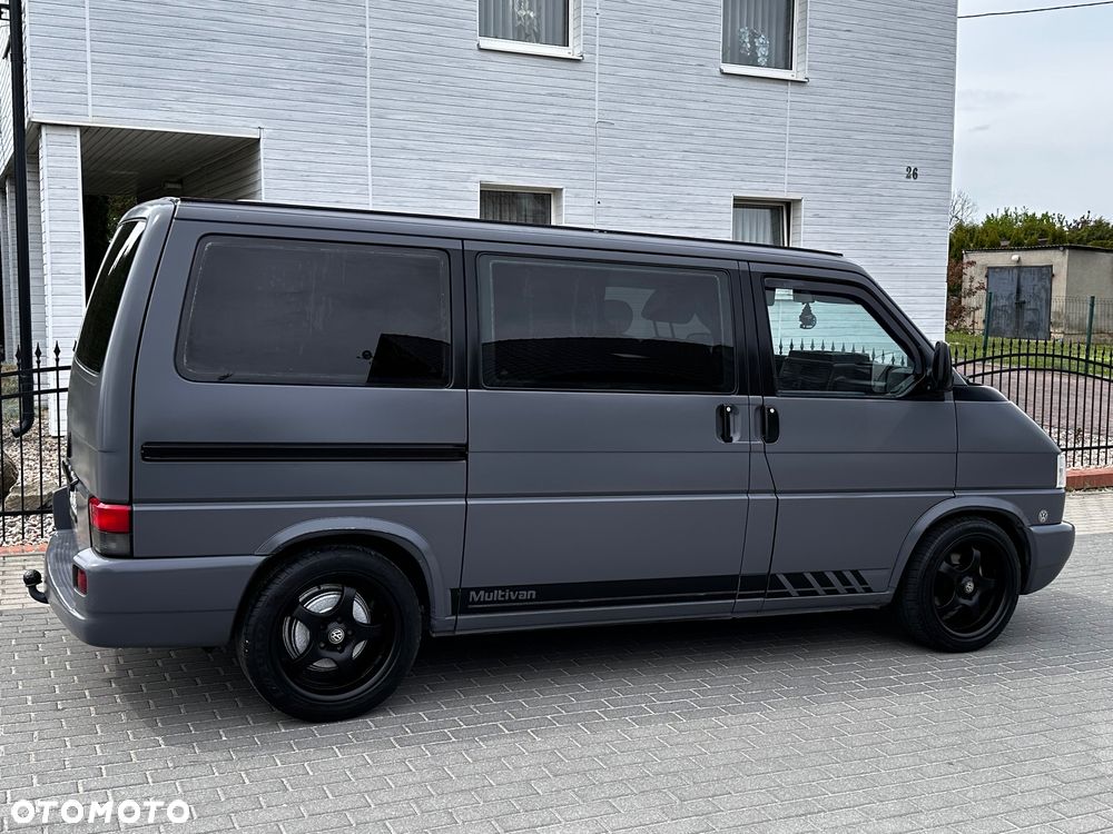 Volkswagen Multivan - 13