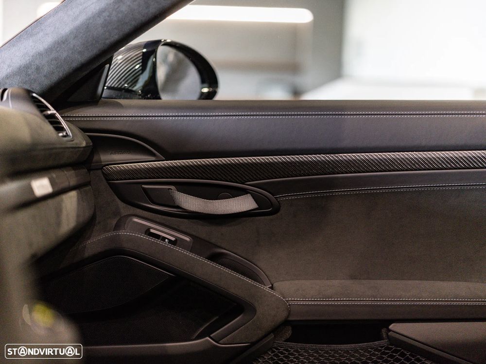 Porsche 718 Spyder - 42