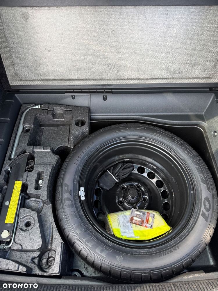 Volkswagen Passat - 15