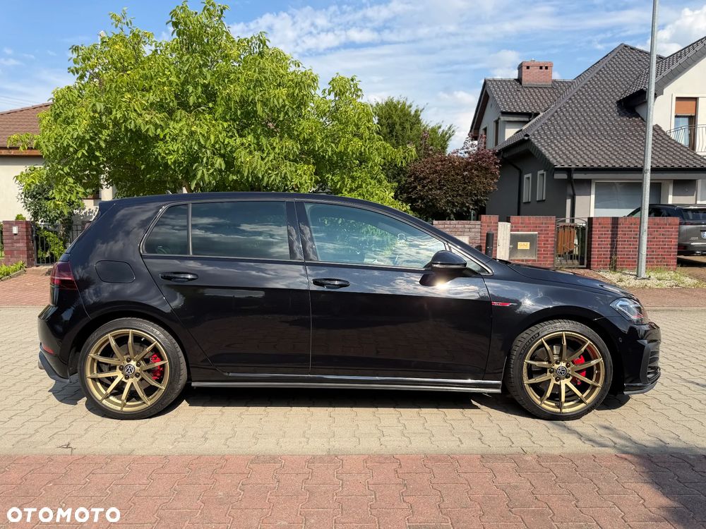Volkswagen Golf - 23