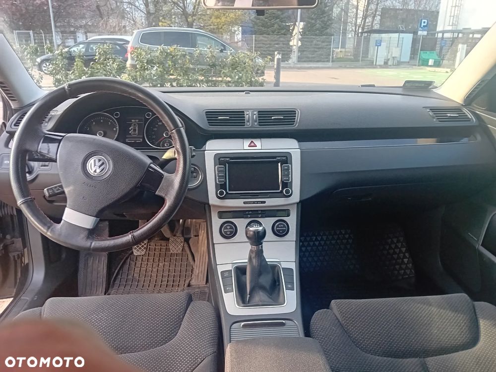 Volkswagen Passat 1.8 TSI Comfortline - 11