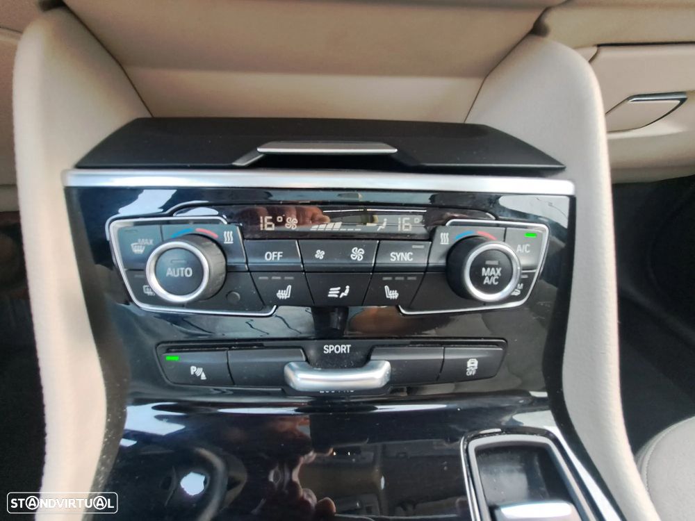 BMW 216 Active Tourer d Luxury Line - 31