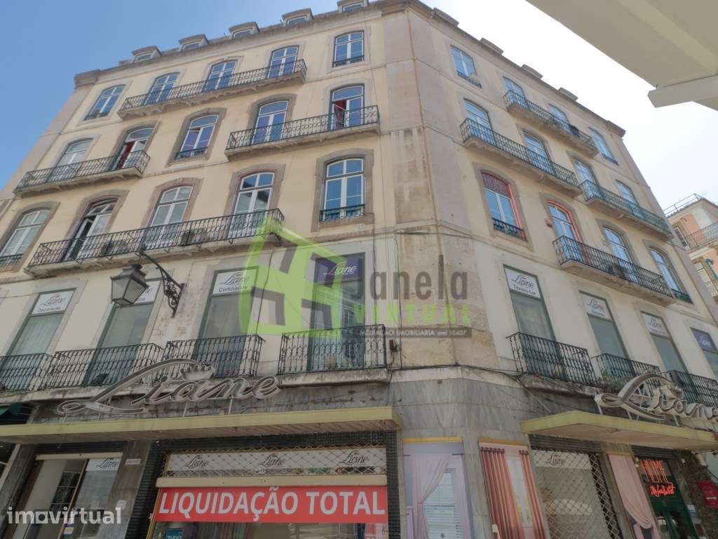 Prédio de Gaveto com Elevada Visibilidade no Coração de Lisboa - Grande imagem: 4/14