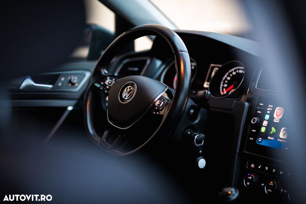 Volkswagen Golf - 14