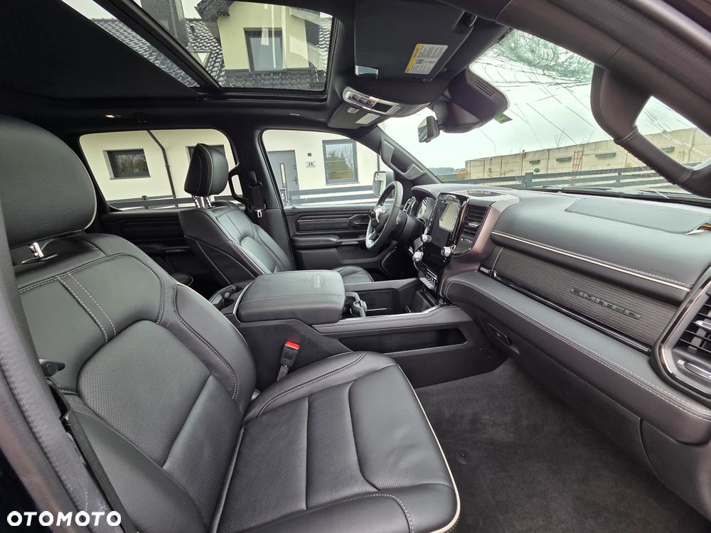 RAM 1500 Crew Cab Shortbed Limited - 30