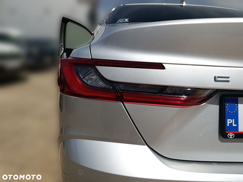 Toyota Camry - 26