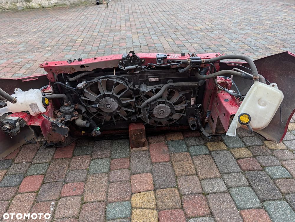 ZDERZAK PAS PRZEDNI MASKA BŁOTNIKI PRZÓD TOYOTA AURIS E18 1.8 HYBRYDA  3R3 - 8