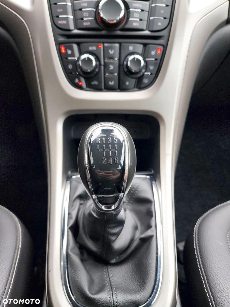 Opel Astra 1.4 Turbo 150 Jahre - 18
