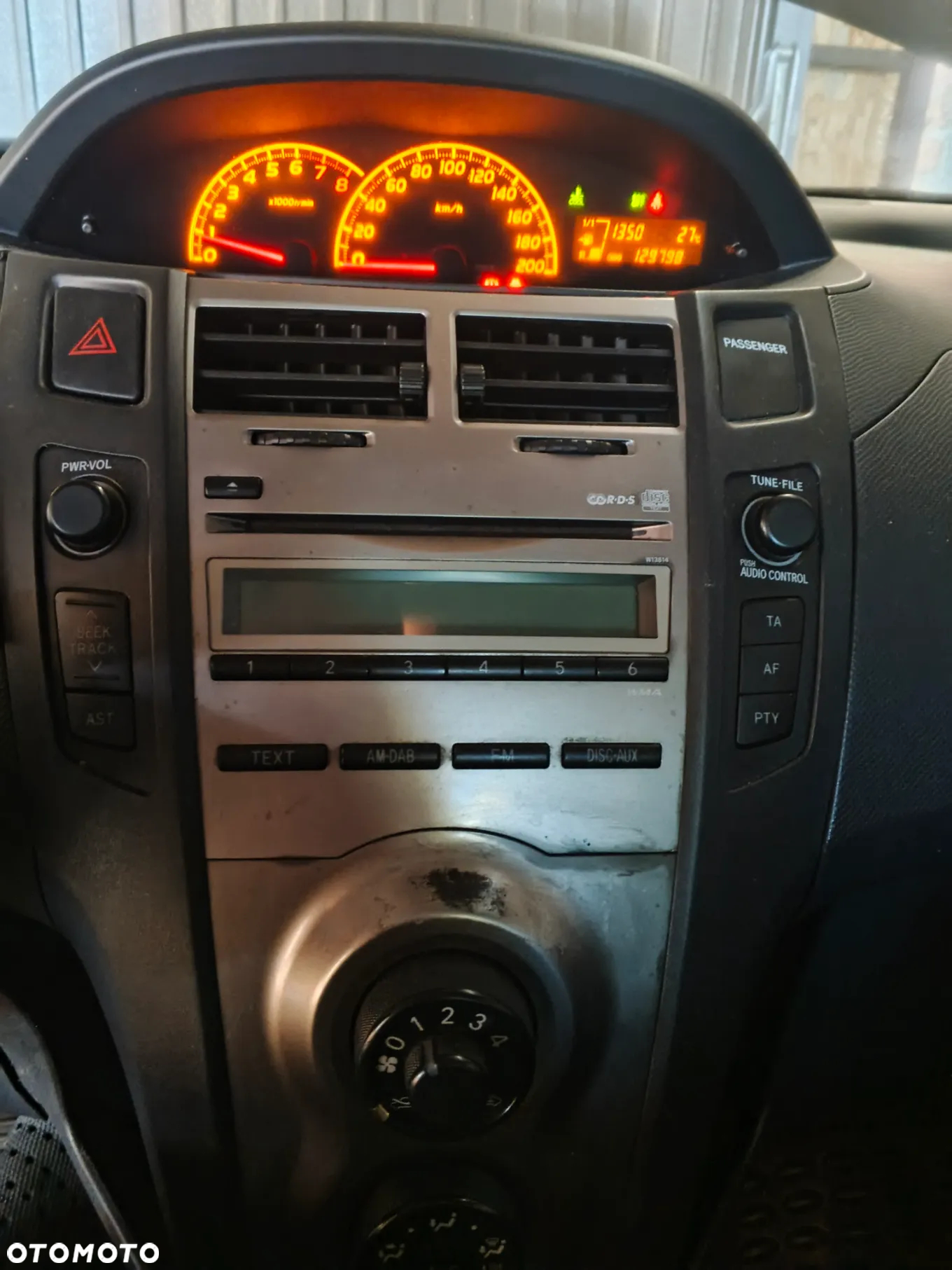 Toyota Yaris - 11