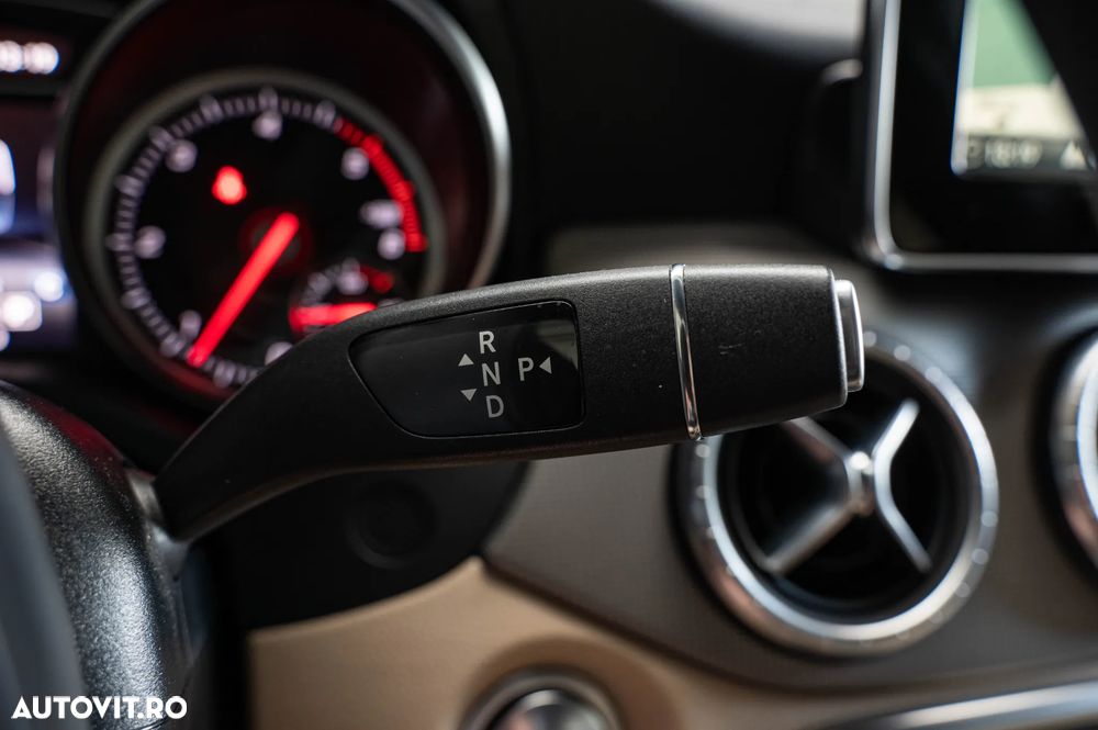 Mercedes-Benz CLA 220 d 4Matic 7G-DCT - 26