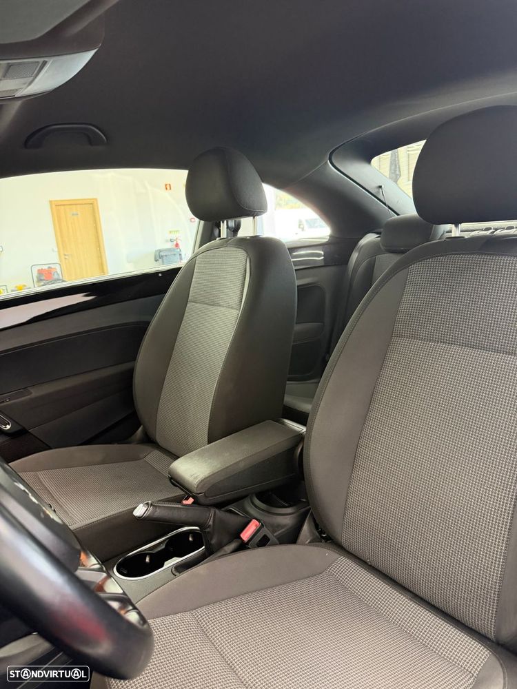 VW New Beetle 1.6 TDi Design - 12