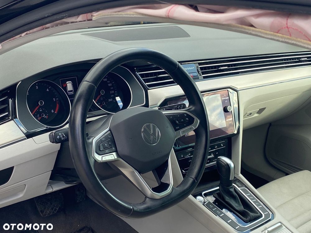 Volkswagen Passat 2.0 TDI Elegance DSG - 12