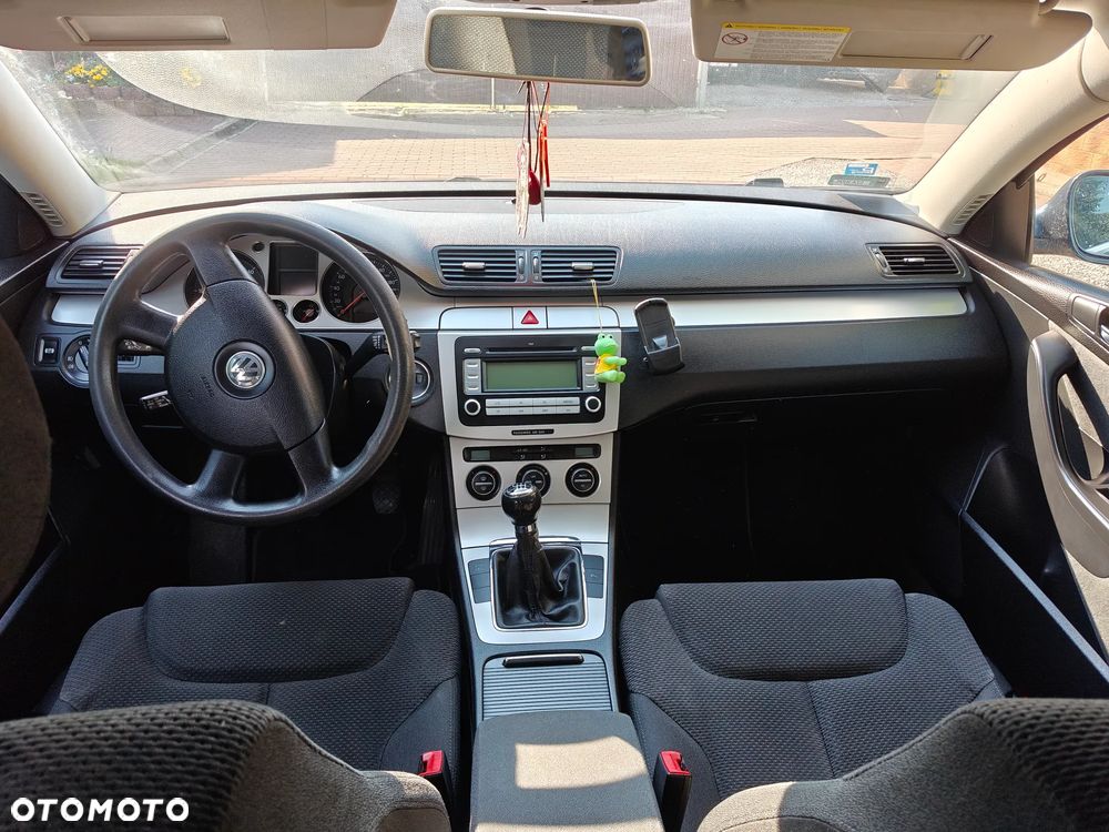 Volkswagen Passat 2.0 TDI Comfortline - 8