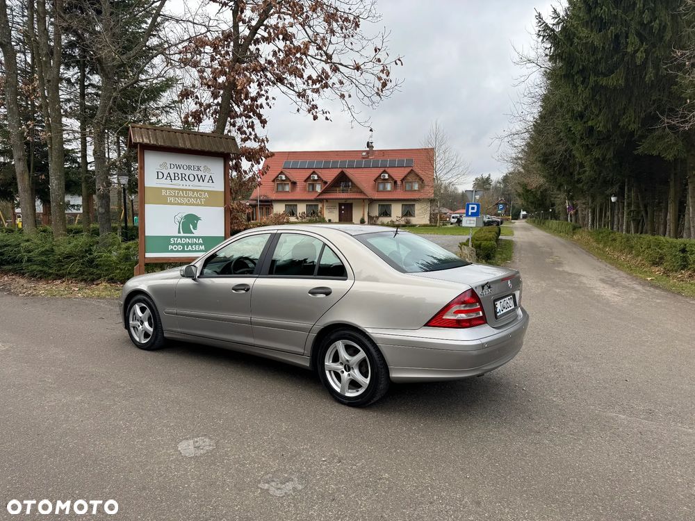 Mercedes-Benz Klasa C 220 CDI Automatik Elegance Sport Edition - 9