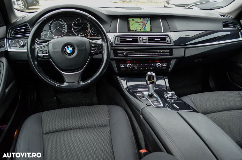BMW Seria 5 520d Aut. Sport Line - 24