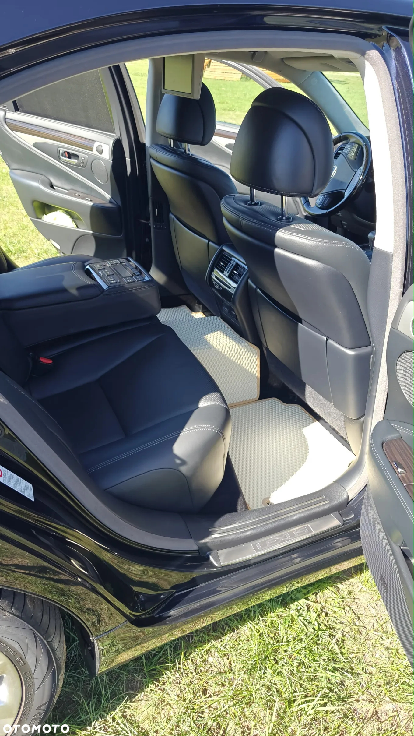 Lexus LS - 29
