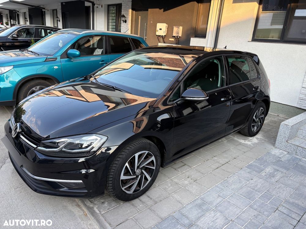 Volkswagen Golf - 2
